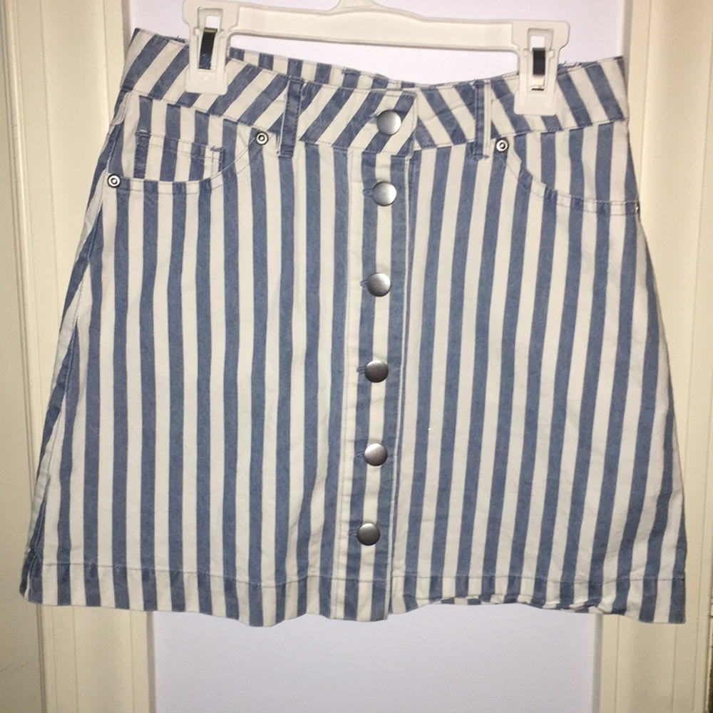 Forever 21 blue and white striped skirt. Size S